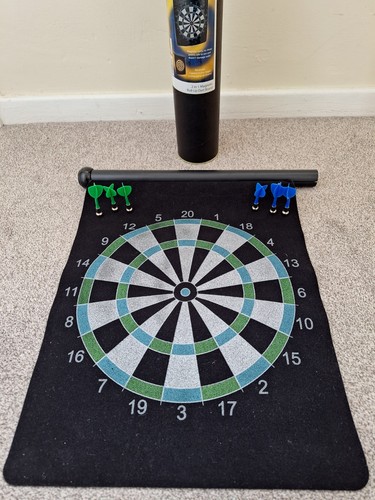Foldable magnetic dartboard - magnetic,